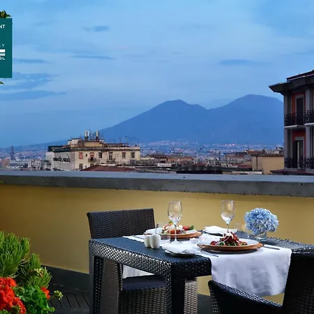 Una Hotels Napoli Szálloda 4*