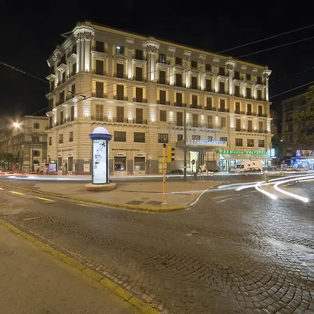 Una Hotels Napoli Szálloda
