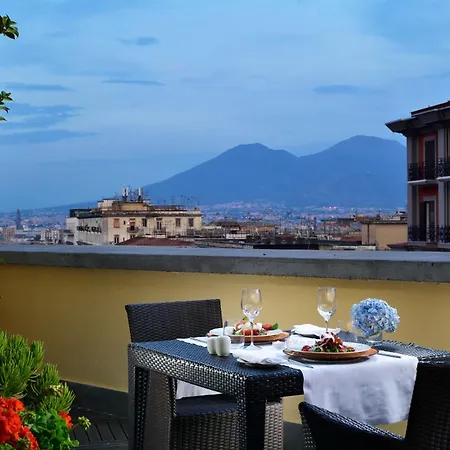 Una Hotels Napoli 4* Nápoly