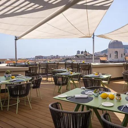 Szálloda Una Hotels Napoli 4*