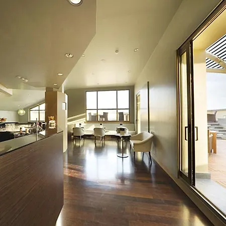 Una Hotels Napoli 4*