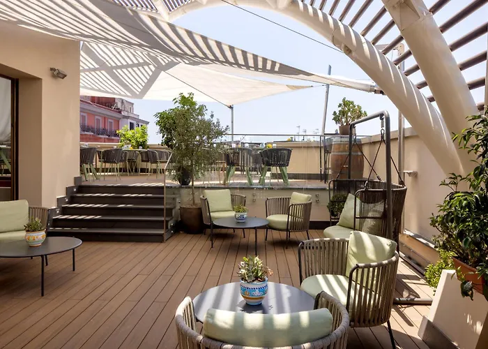 Una Hotels Napoli 4*