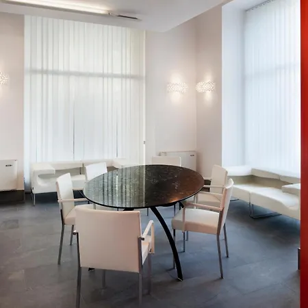 Una Hotels Napoli 4*