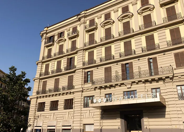 Una Hotels Napoli Ξενοδοχείο 4*